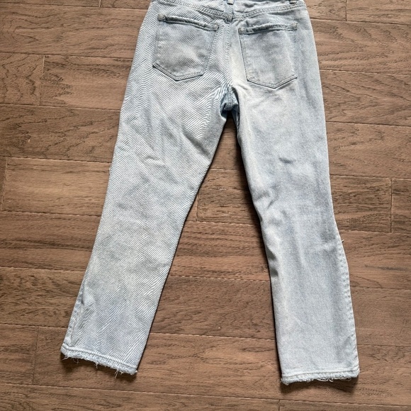 VERVET | Size 25 | Super High Rise Distressed Crop Straight Jeans (Light Blue) - Picture 9 of 9